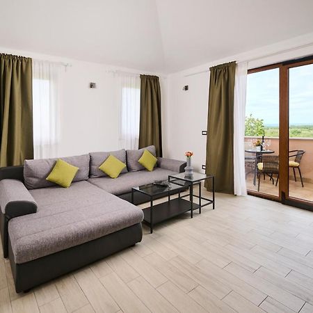 Aisha Apartment Бъртонигла Екстериор снимка