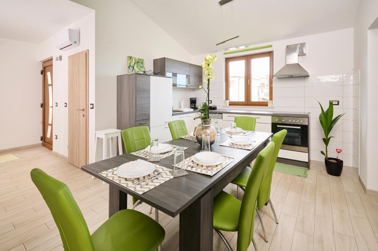 Aisha Apartment Бъртонигла Екстериор снимка