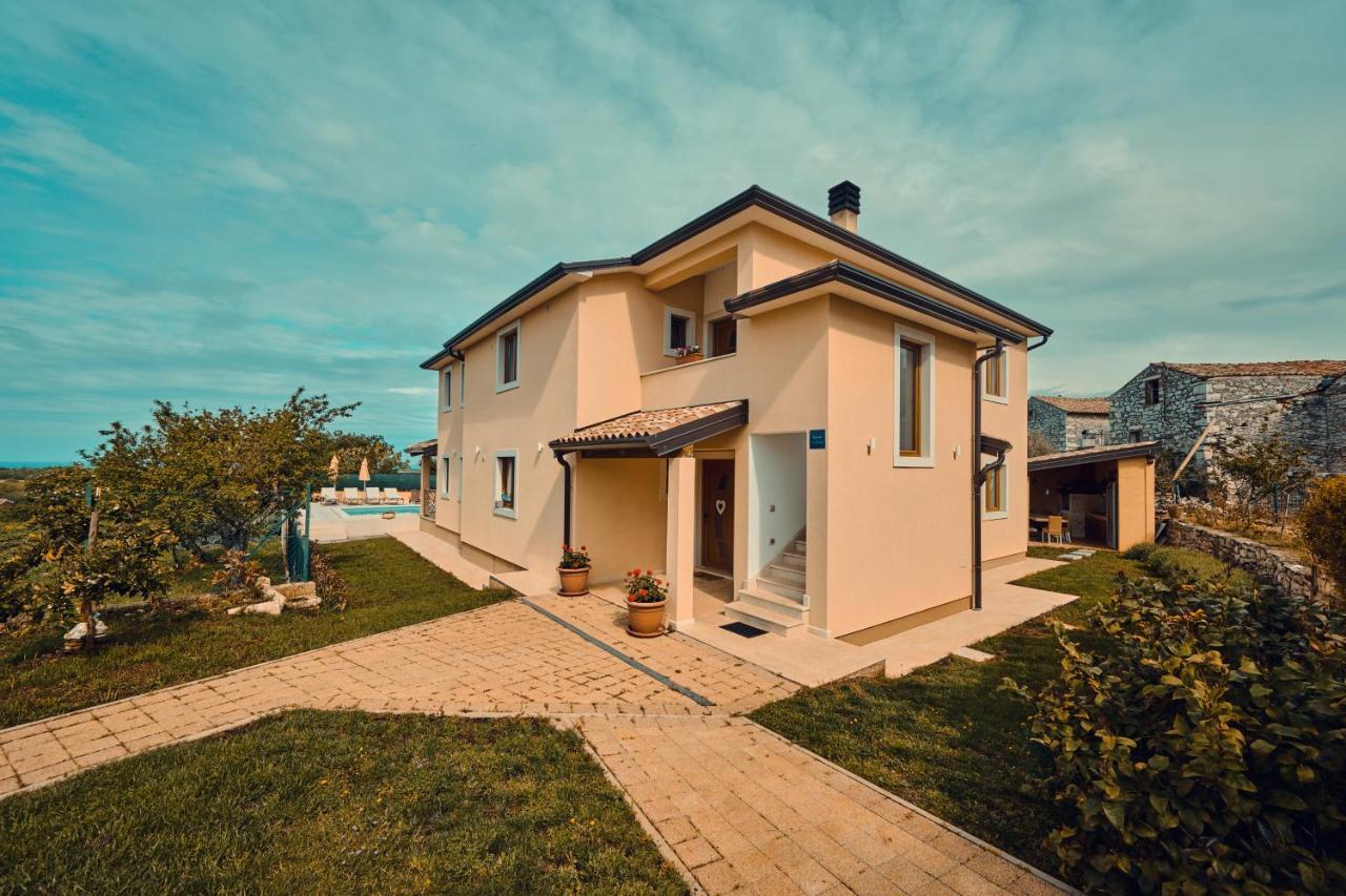 Aisha Apartment Бъртонигла Екстериор снимка