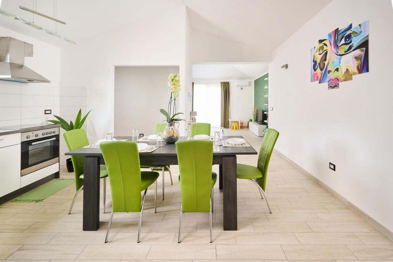 Aisha Apartment Бъртонигла Екстериор снимка