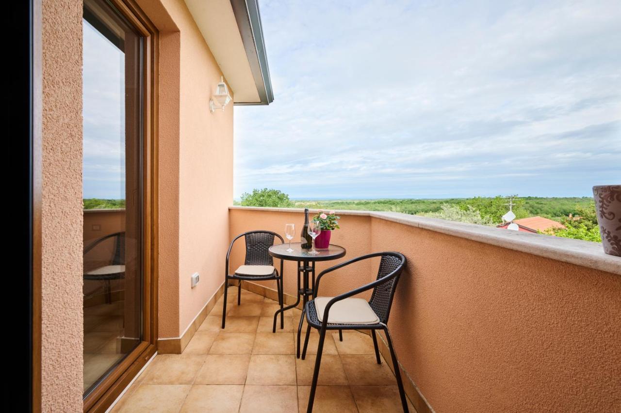 Aisha Apartment Бъртонигла Екстериор снимка