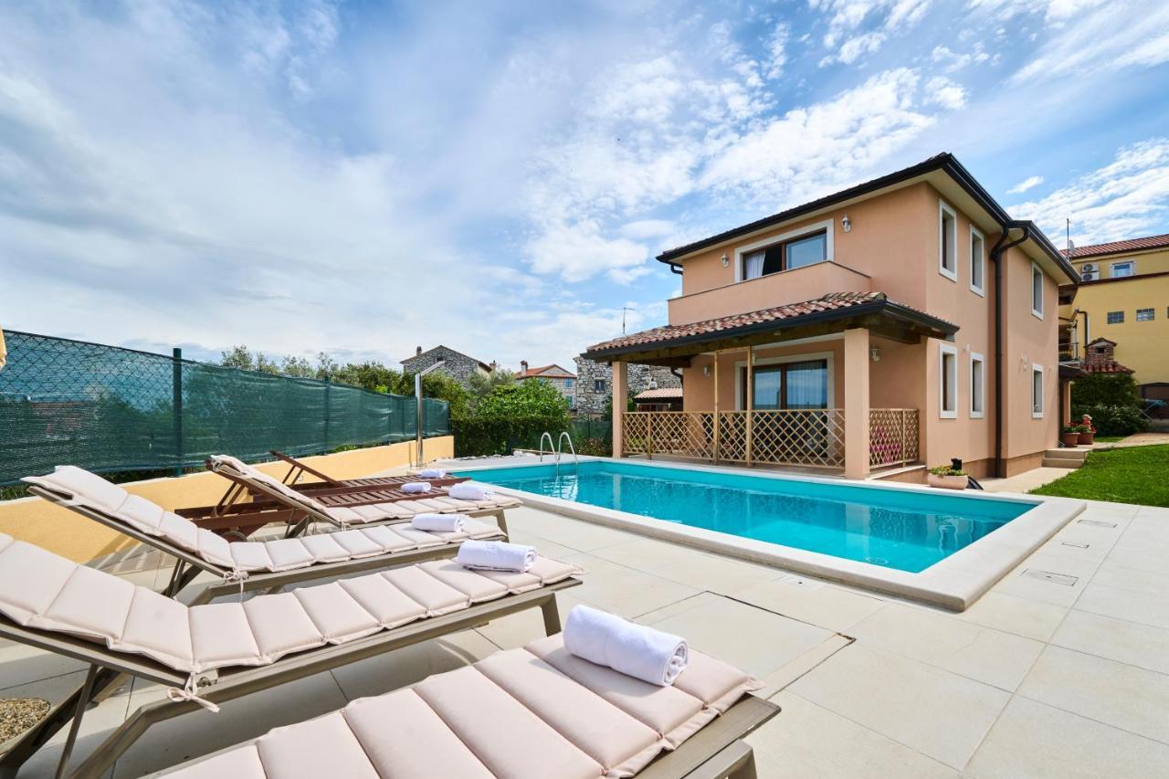 Aisha Apartment Бъртонигла Екстериор снимка