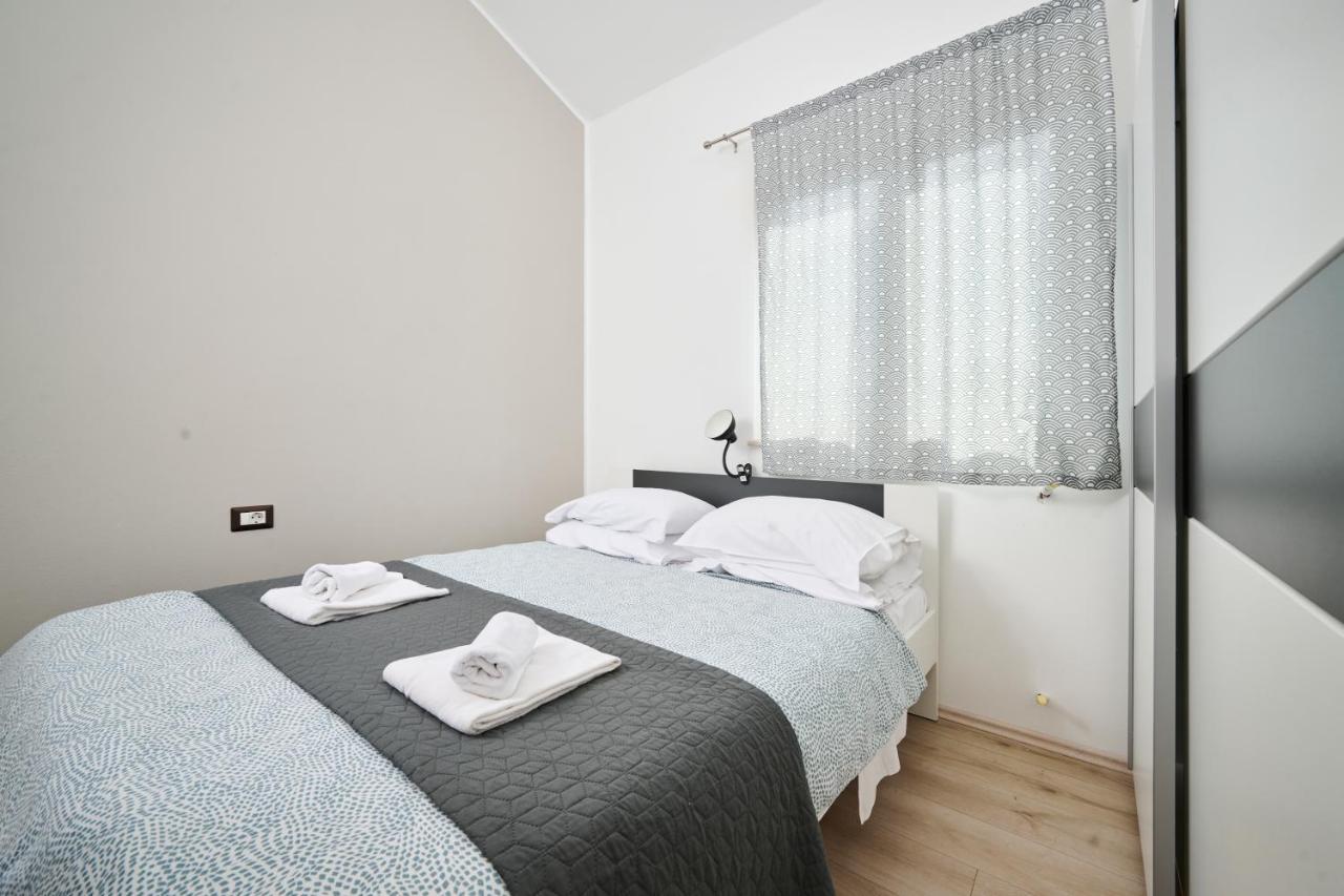 Aisha Apartment Бъртонигла Екстериор снимка