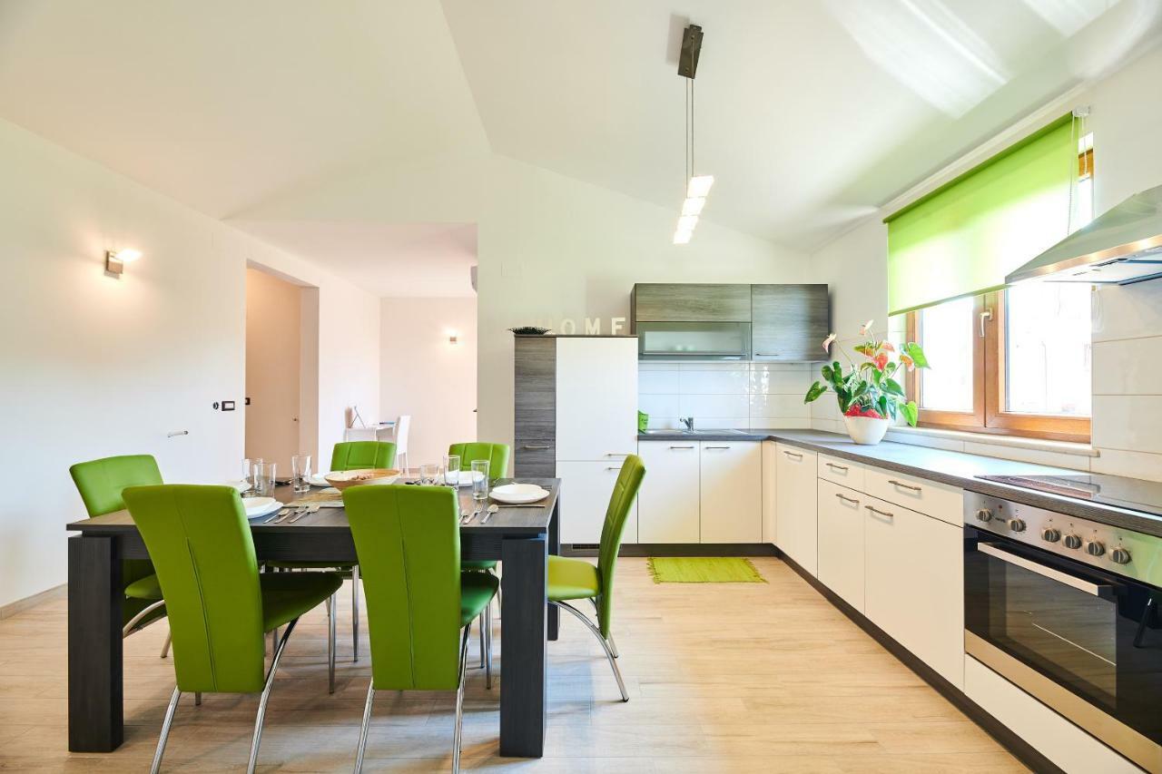 Aisha Apartment Бъртонигла Екстериор снимка