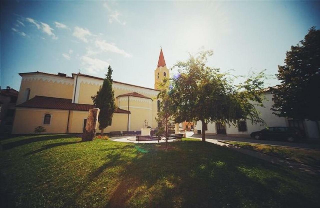 Aisha Apartment Бъртонигла Екстериор снимка